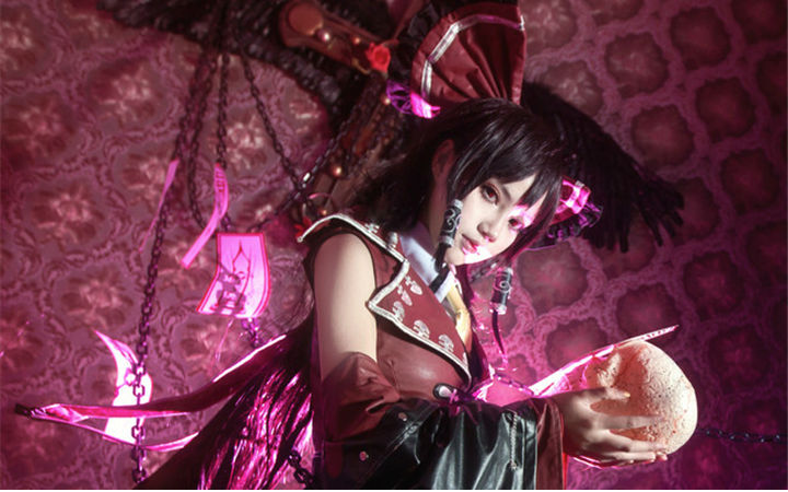 凶萌眼神杀！《东方Project》博丽灵梦的COSPLAY欣赏
